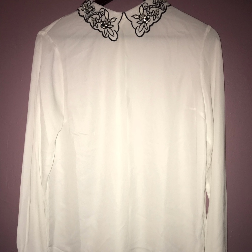 Contemporary (button back) IVORY Top - Picture 2 of 7